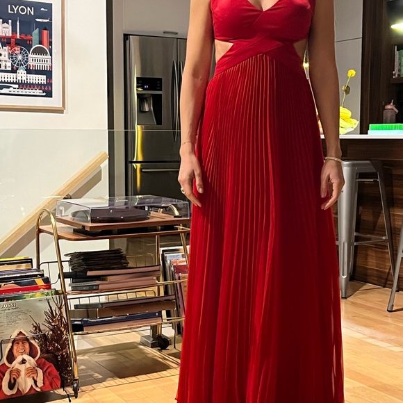 Robe rouge de bal - Picture 5 of 6
